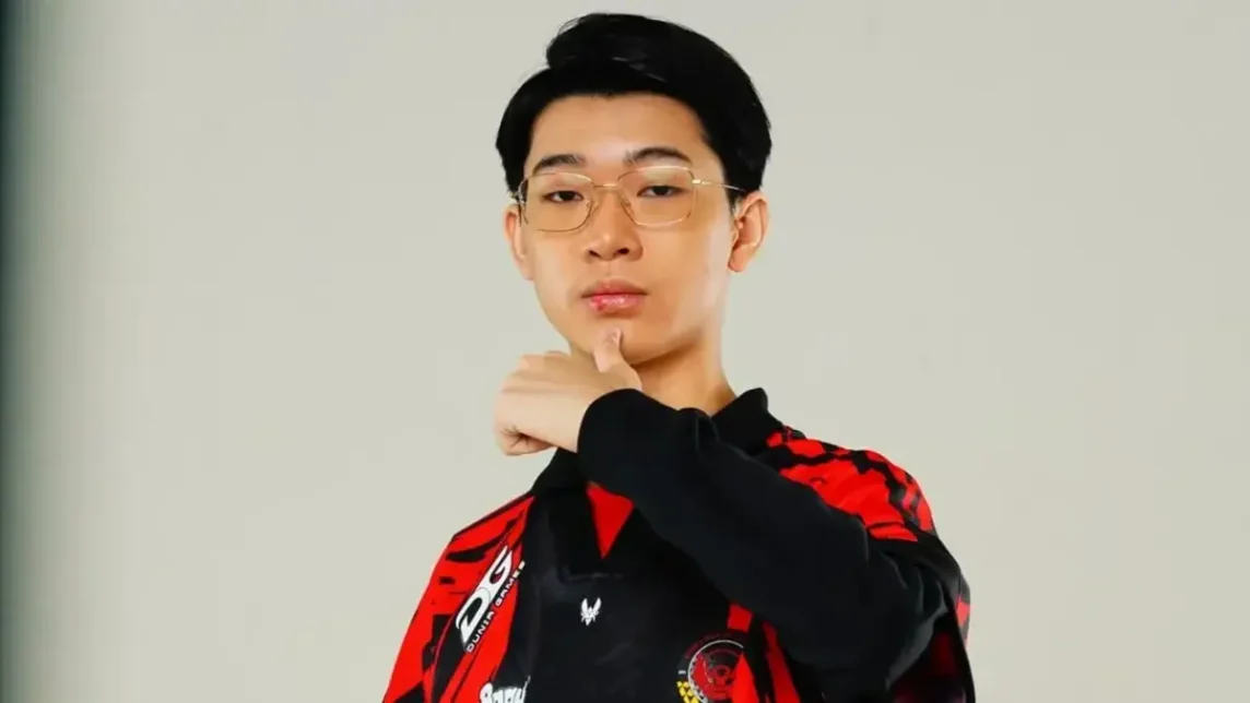 Profil Dan Biodata Lengkap Gold Laner BTR Clivee MLBB